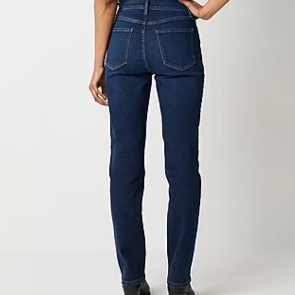 NWT a.n.a Women’s High Rise Straight Leg Jean - Picture 2 of 2